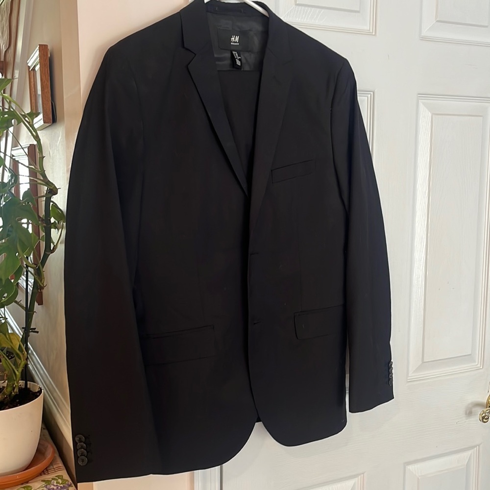 Like new men or boy black slim fit H&M suit 34R-worn twice for choir concerts